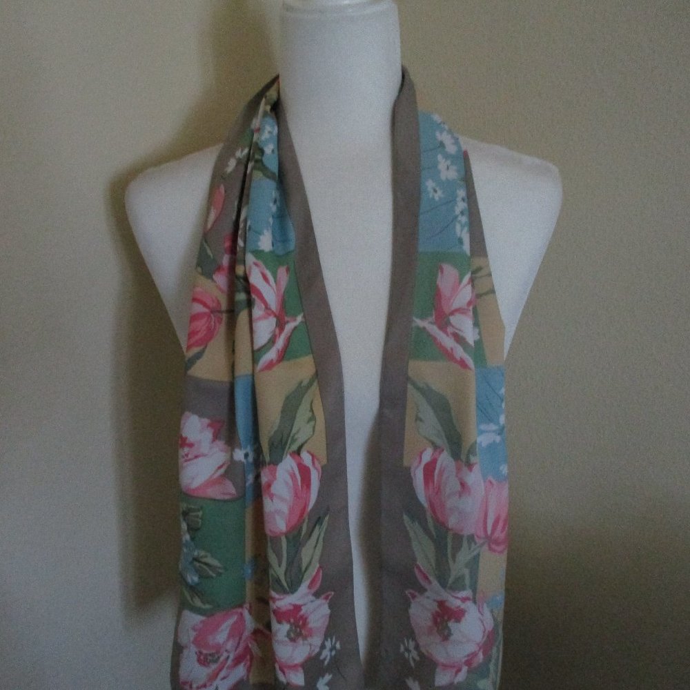 **2/12$** 1990s pastel floral scarf